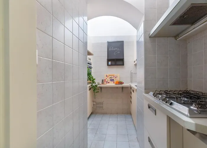 Guesthost - Cozy Near Margherita Gardens! Apartment *