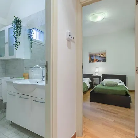 Guesthost - Cozy Near Margherita Gardens! Bologne